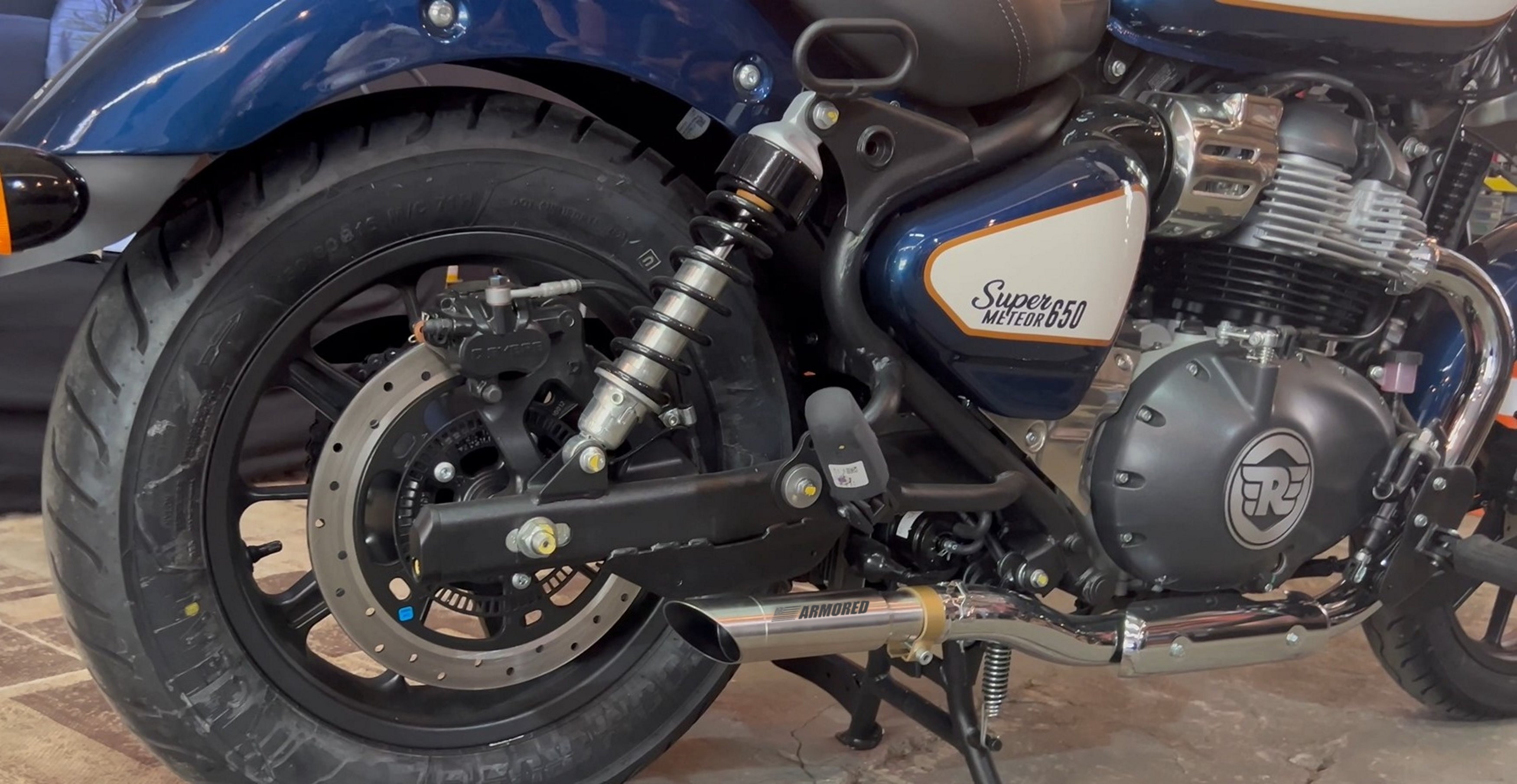 Sports exhaust for Super Meteor 650